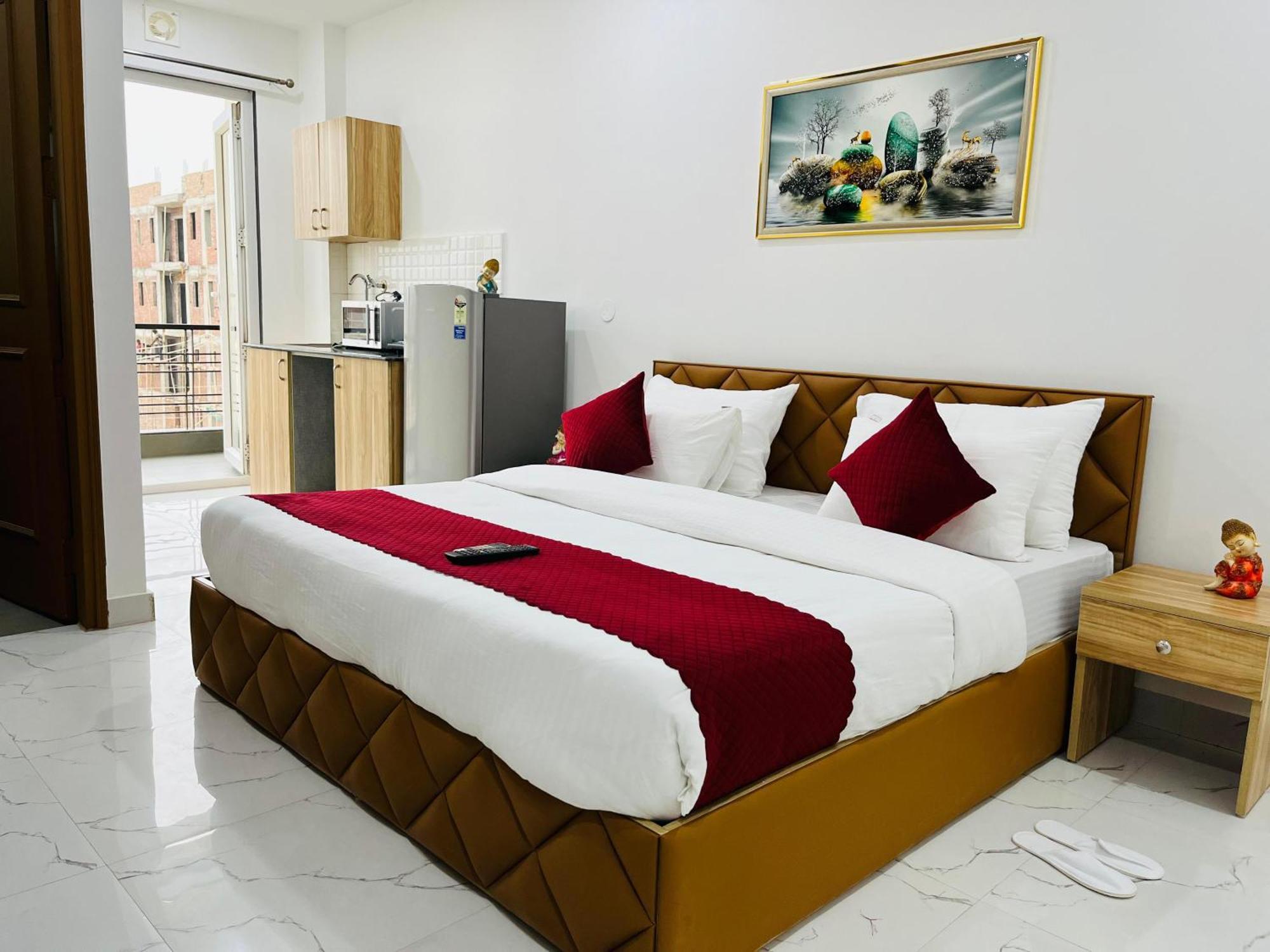 The Lodgers Studio Apartment Infront Of Artemis Hospital Gurugram Gurgaon Exterior foto